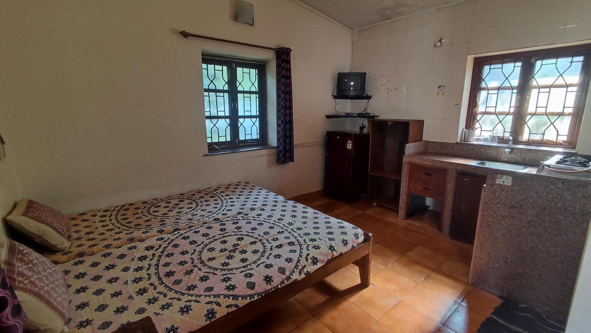 Hill View Guest House Анжуна Экстерьер фото