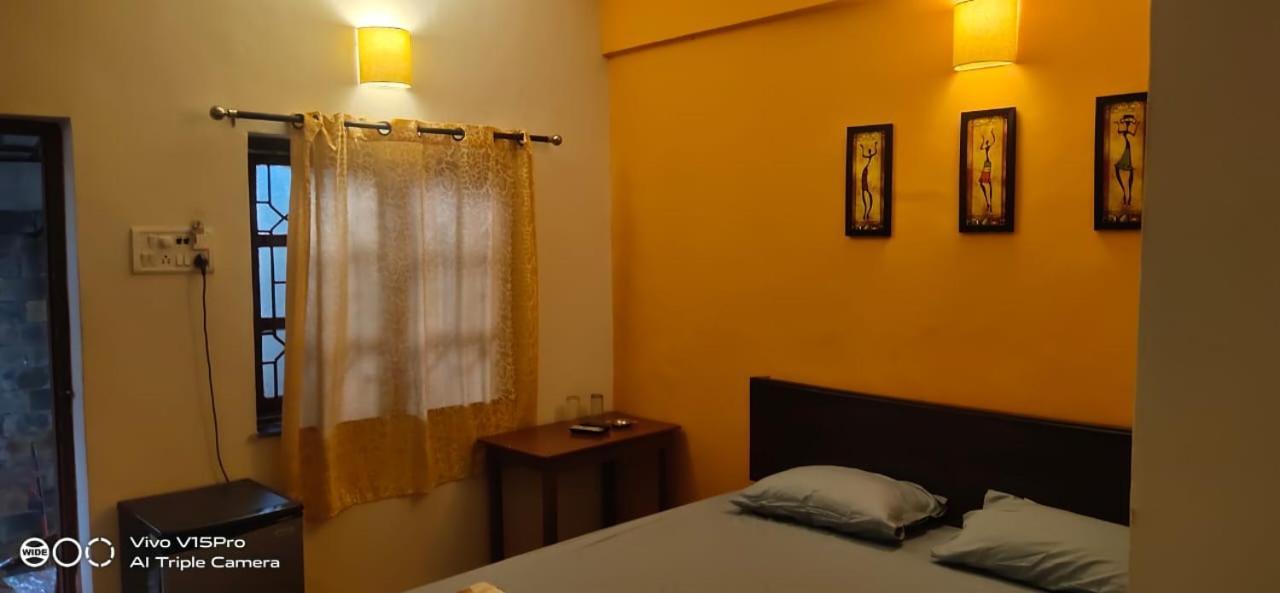 Hill View Guest House Анжуна Экстерьер фото