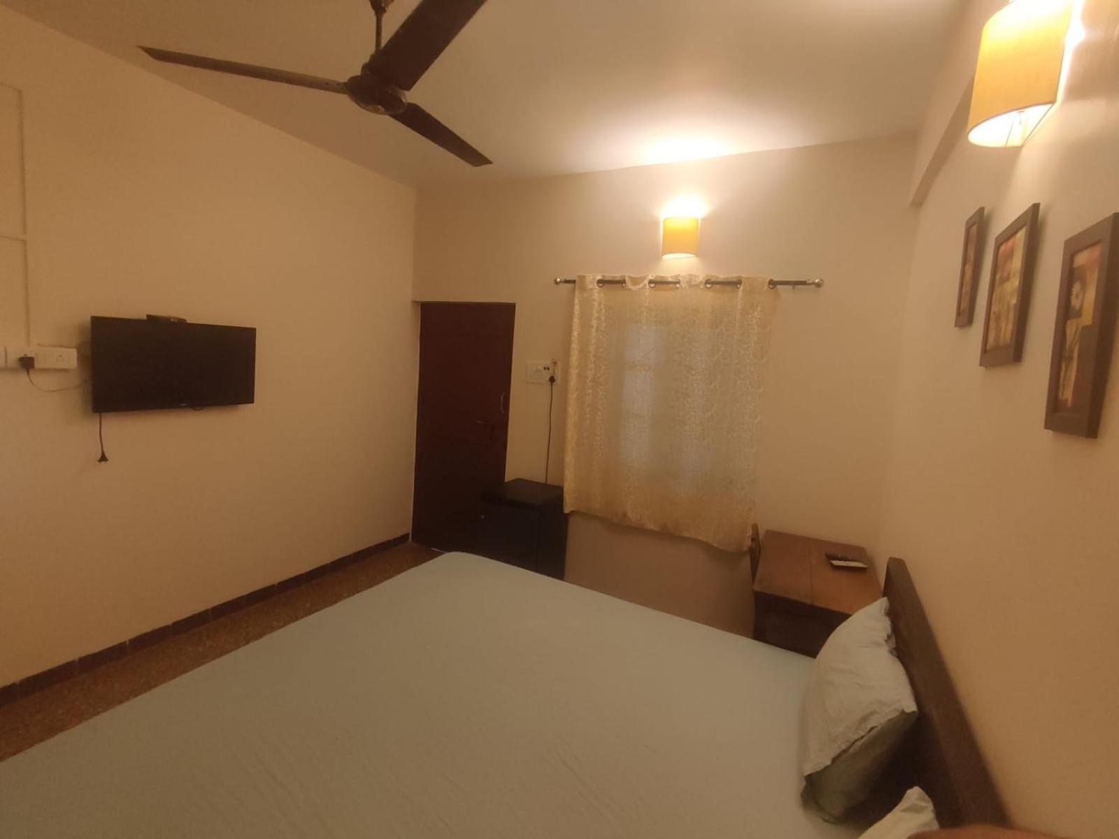 Hill View Guest House Анжуна Экстерьер фото