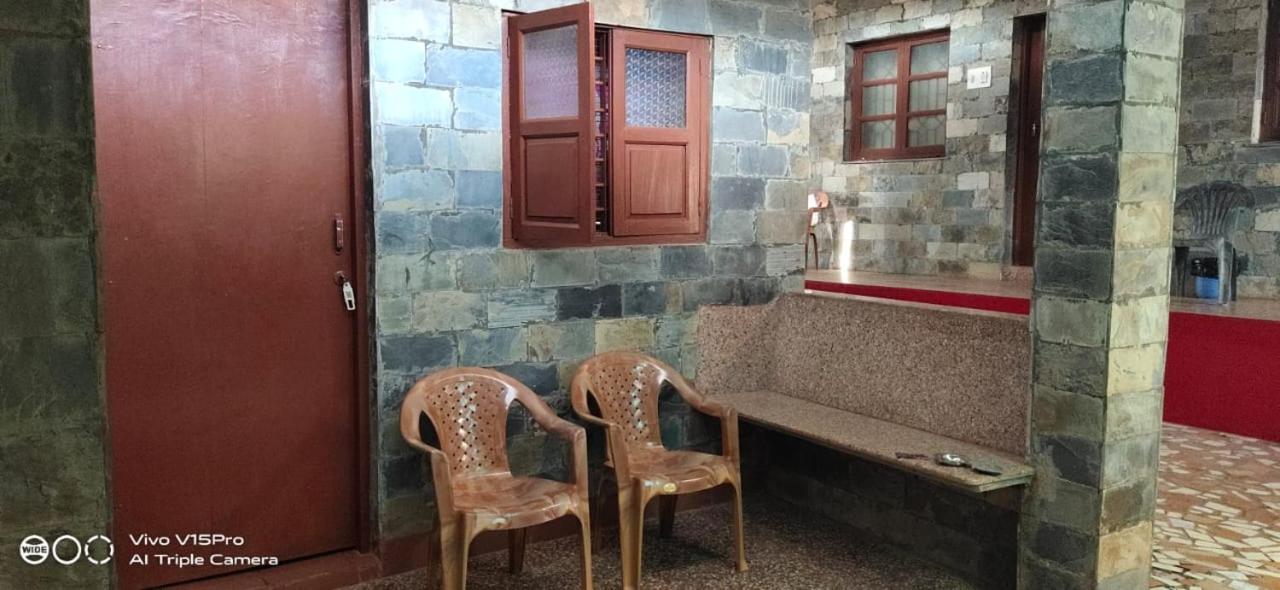 Hill View Guest House Анжуна Экстерьер фото